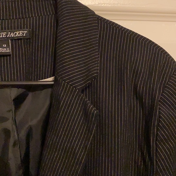 Blazer - Picture 7 of 7